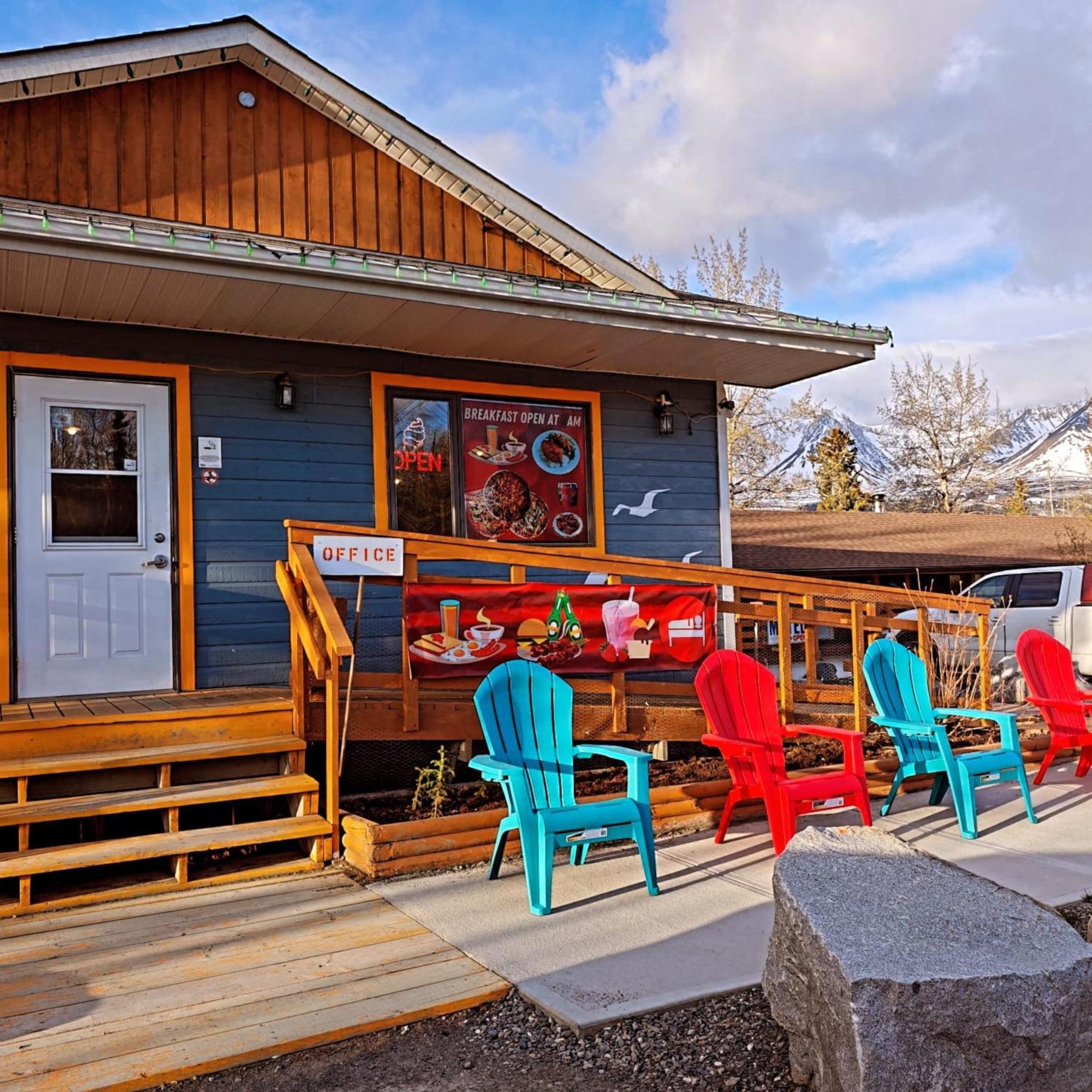 Cozy Corner Motel&Restaurant Haines Junction Zewnętrze zdjęcie